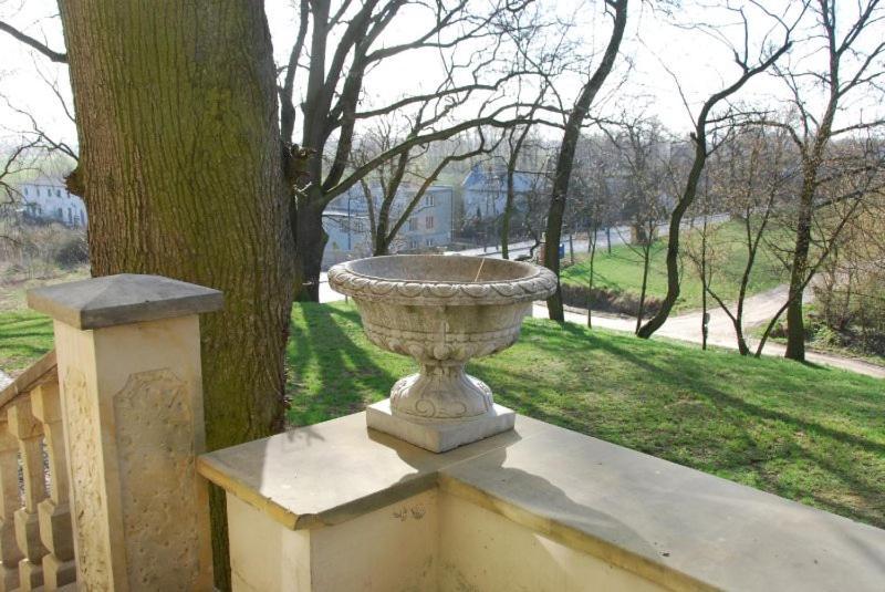 Palac W Malkowie Warta Extérieur photo