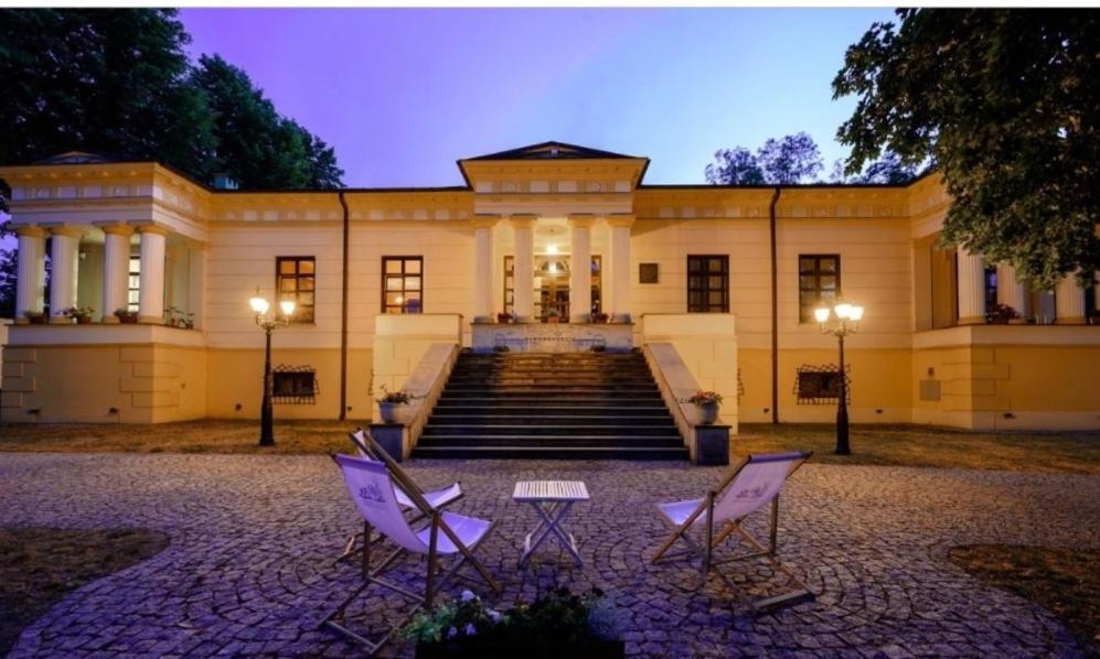 Palac W Malkowie Warta Extérieur photo